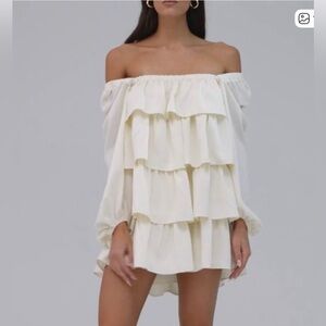 EUC WEWOREWHAT Square Neckline Cream Crinkled Chiffon Tiered Mini Dress XS